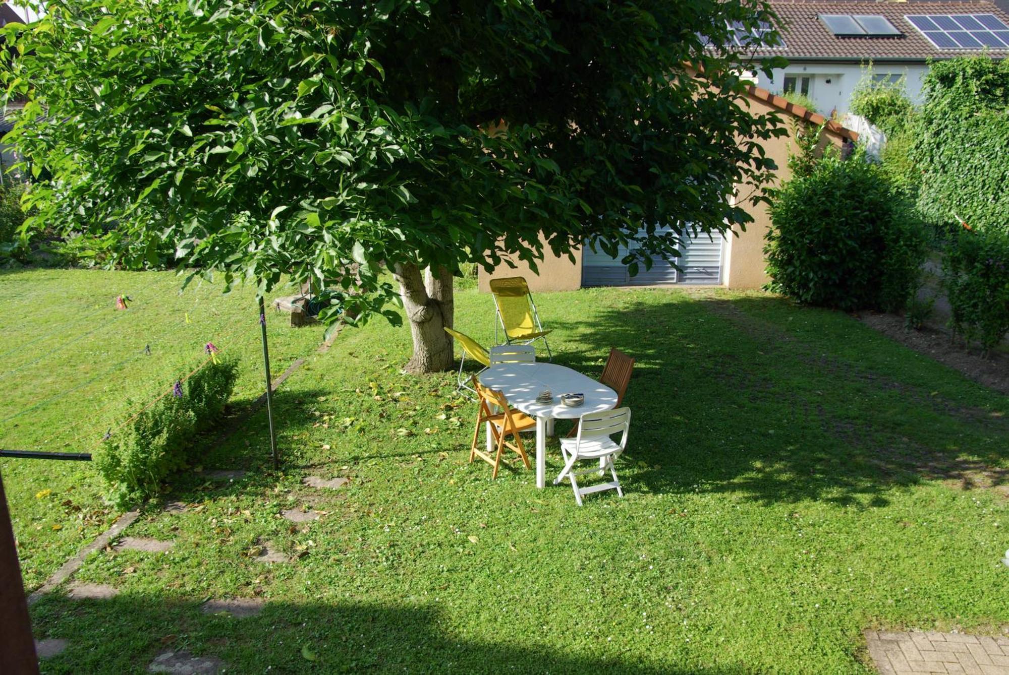 Holiday home La Maison De De Et Son Jardin